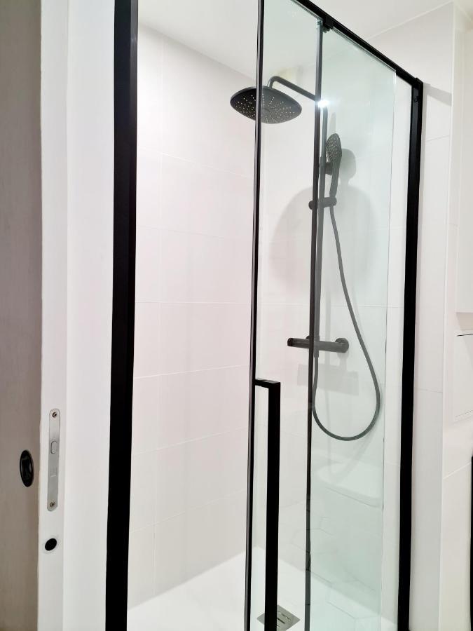 Chambre, Salle De Bain Et Salon Prive - Paris La Defense Puteaux Eksteriør billede